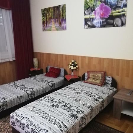 Szoboszlofonix Vendeghaz Hotel Hajduszoboszlo Ngoại thất bức ảnh