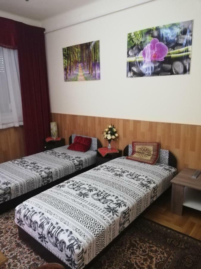 Szoboszlofonix Vendeghaz Hotel Hajduszoboszlo Ngoại thất bức ảnh